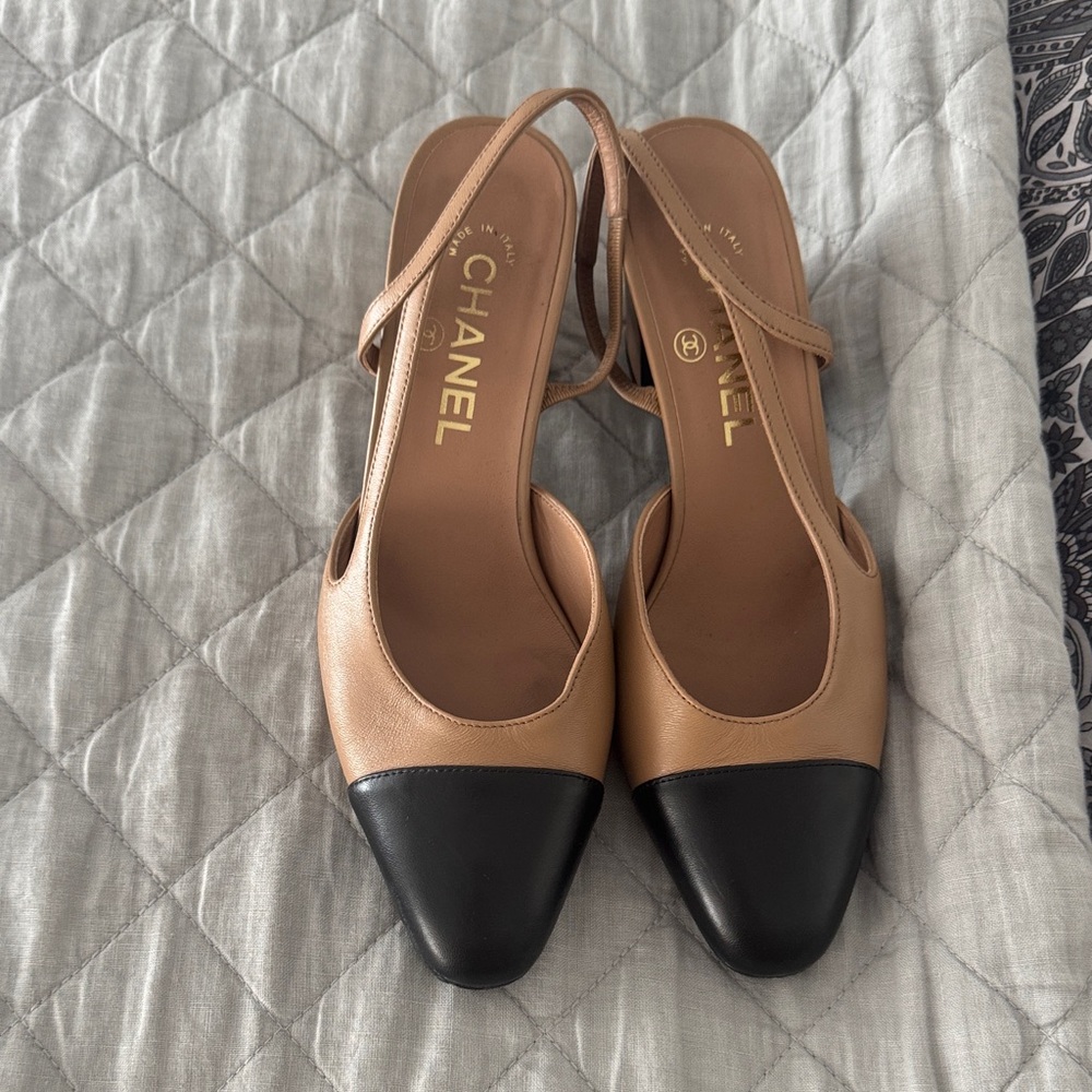 CHANEL Women's Beige and Black Heels
